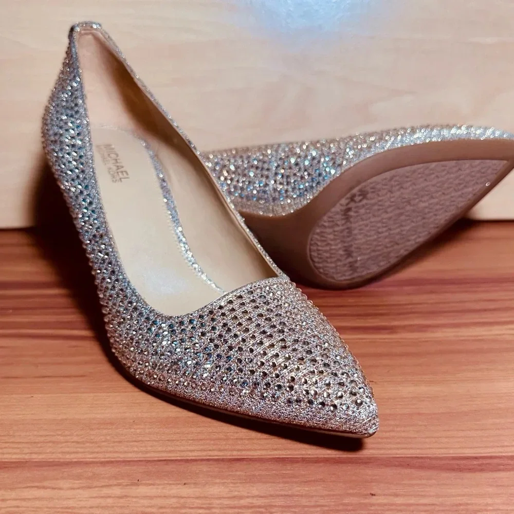 Michael Kors Dorothy Embellished Chain-Mesh Pump Color: Pale Gold Size 6.5 - Picture 7 of 11